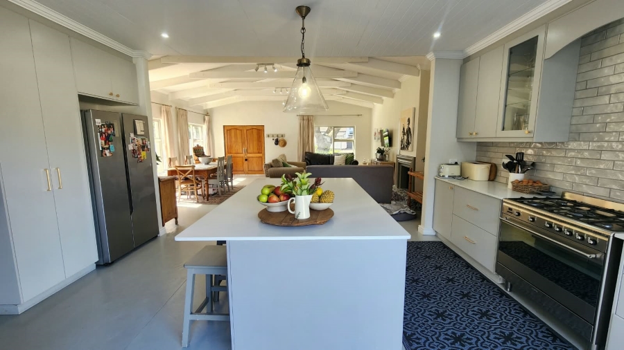 4 Bedroom Property for Sale in Loerie Park Western Cape